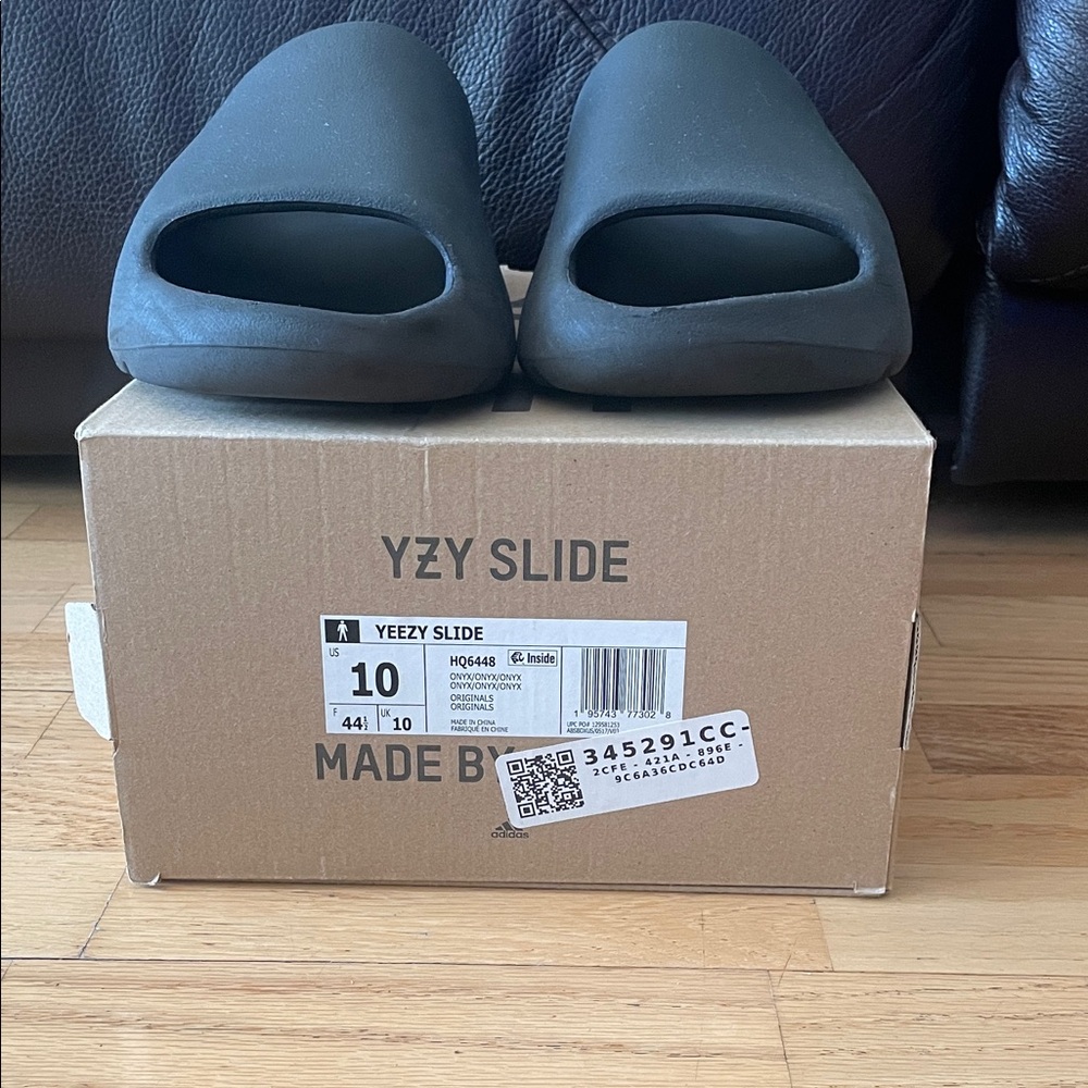 Yeezy Slide Onyx Sandals